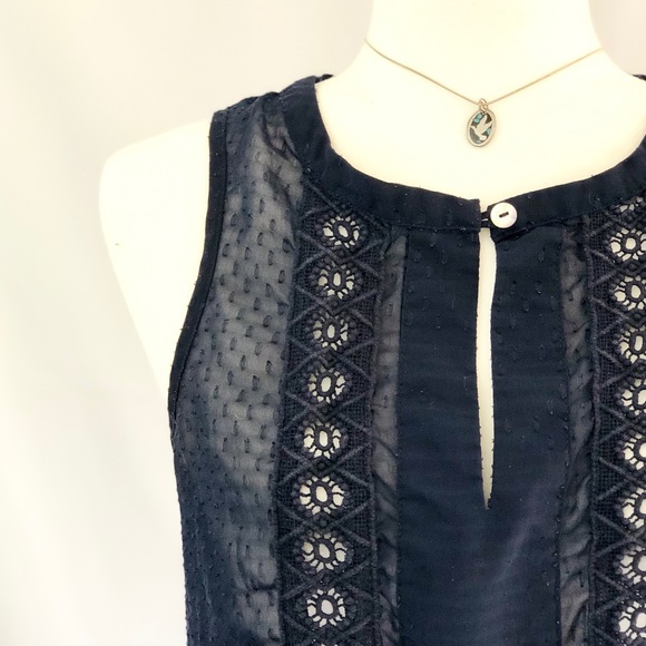 ♦️SOLD♦️Maurice’s sleeveless blouse - Picture 2 of 8